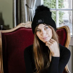 Bonnets/ Bandeaux*Kentucky Horsewear - Bonnet pompom noir