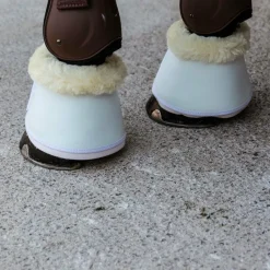 - Cloches chevaux cuir et mouton Blanc Concours Complet D'Equitation