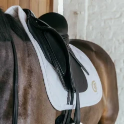 Tapis De Dressage|Tapis De Selle*Kentucky Horsewear - Tapis de dressage Wave 3D logo Blanc