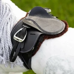 Peluches*LeMieux - Tapis de selle pour Toy Pony Showing Numnah Marron